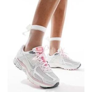 Nike Zoom Vomero 5 sneakers in light gray and pink